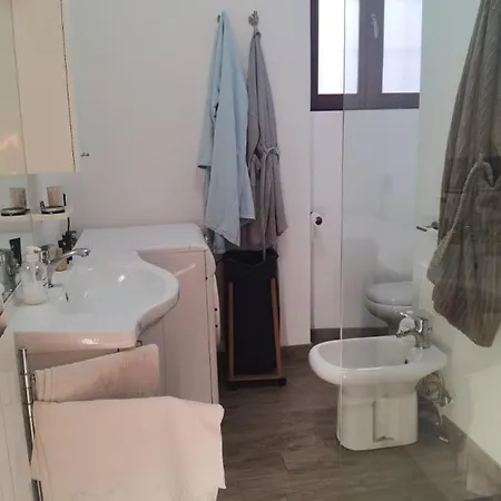 Meina, 2 Camere, 2 Bagni, Giardinetto 아파트 메이나