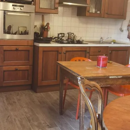 Meina, 2 Camere, 2 Bagni, Giardinetto *