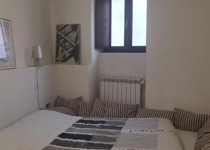 Appartement Meina, 2 Camere, 2 Bagni, Giardinetto Meina