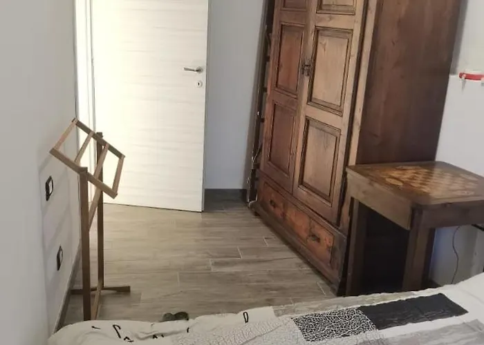 Meina, 2 Camere, 2 Bagni, Giardinetto Meina