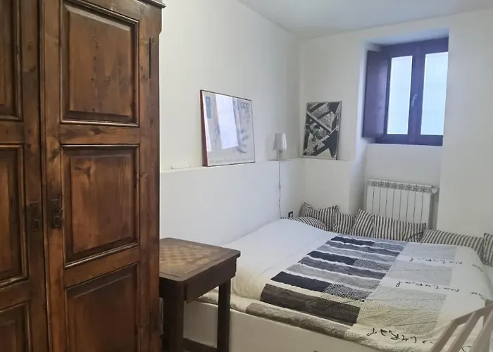 Meina, 2 Camere, 2 Bagni, Giardinetto Appartement